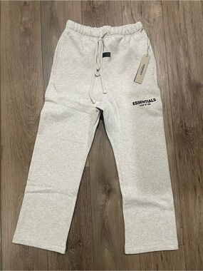 Fear of God Essentials Light Gray Men’s Sweatpants with Drawstring